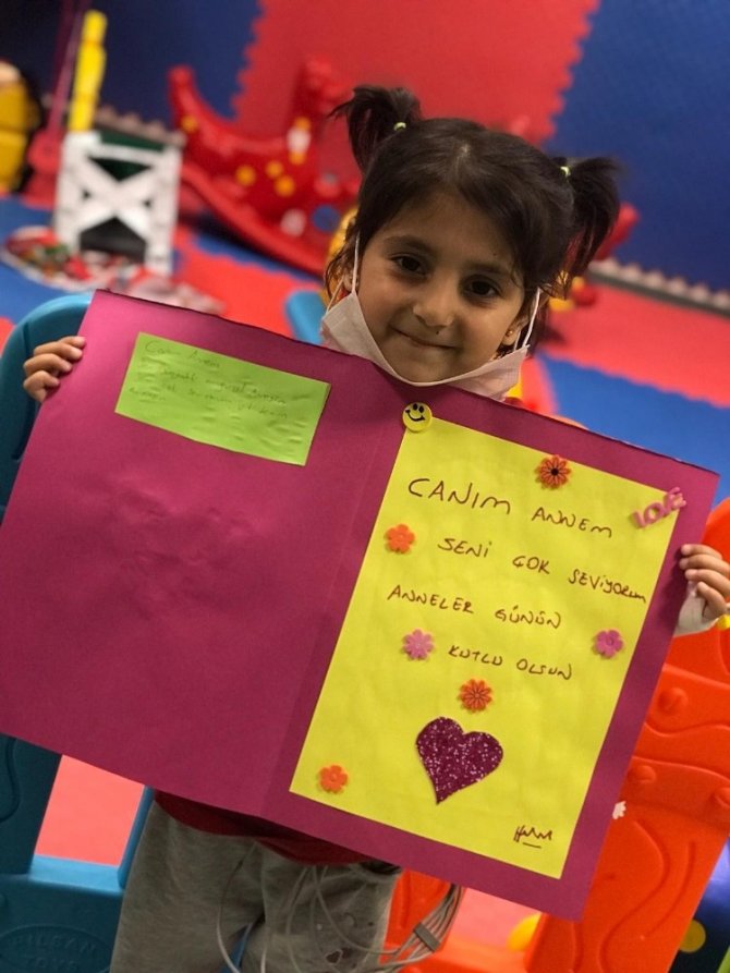 Kahramanmaraş'ta Lösemili çocuklar annelerine mektup yazdı