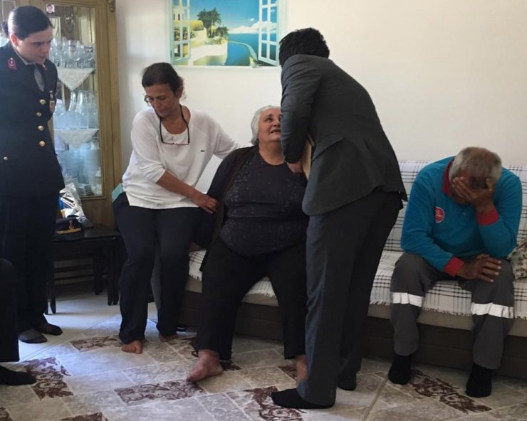 Şehit evinde acı tesadüf! Baba haberle yıkıldı