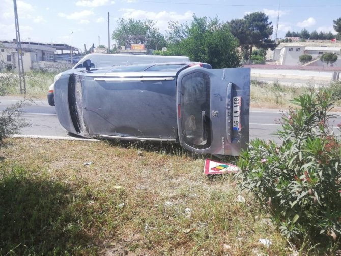 Pazarcık'ta ticari araç devrildi 1 kişi can verdi