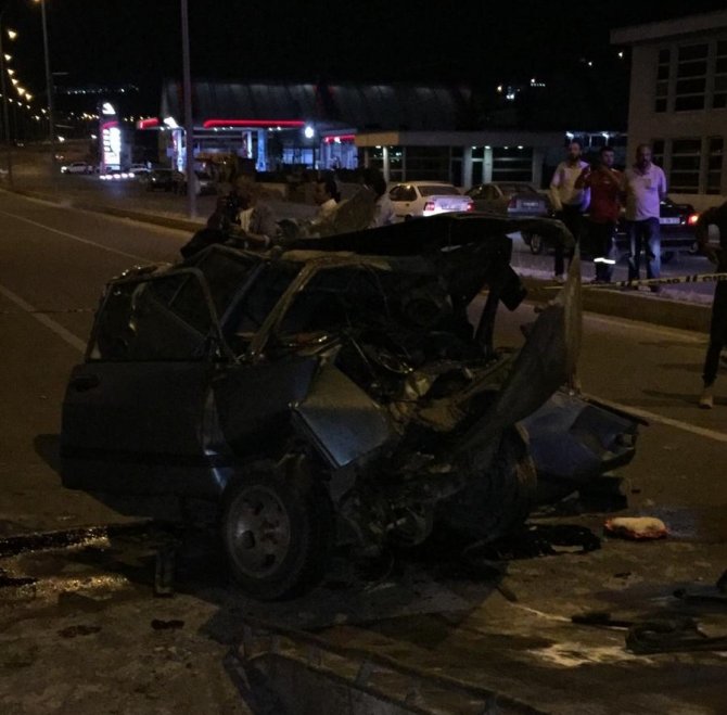 Kahramanmaraş'ta iki otomobil kafa kafaya çarpıştı 7 kişi yaralandı