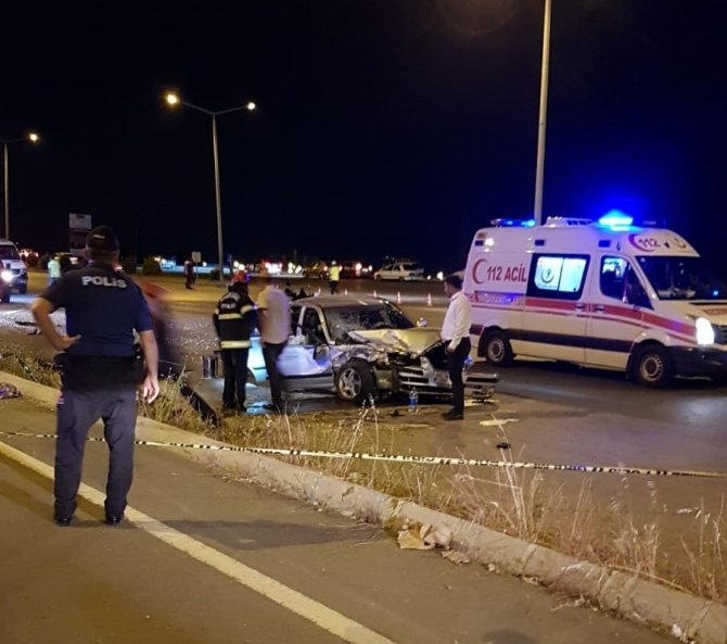 Kahramanmaraş'ta iki otomobil kafa kafaya çarpıştı 7 kişi yaralandı