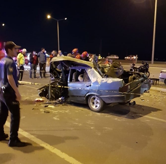 Kahramanmaraş'ta iki otomobil kafa kafaya çarpıştı 7 kişi yaralandı