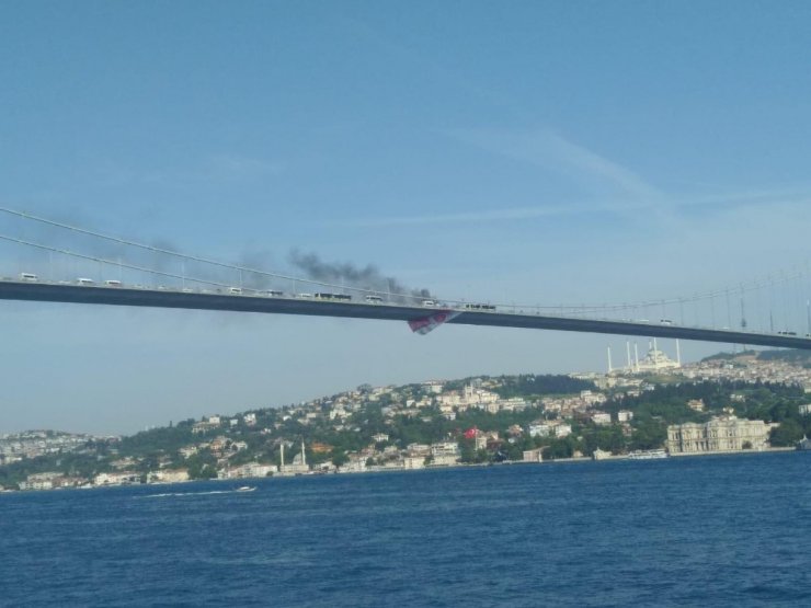 15 Temmuz Şehitler Köprüsü’nde önce aracını ateşe verdi, sonra köprüden atladı