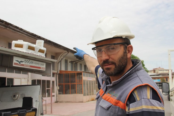 Bu dükkan tabelası görenleri şaşkına çeviriyor