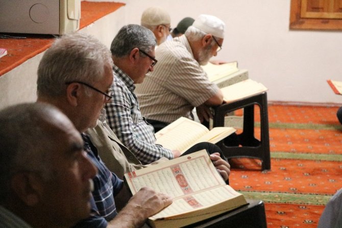 Kahramanmaraş’ta 550 yıllık mukabele geleneği yaşatılıyor