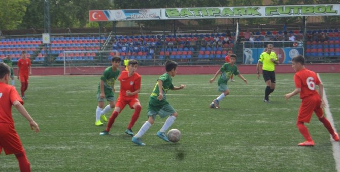 Kahramanmaraş'ta U14 Türkiye Futbol Şampiyonası başladı