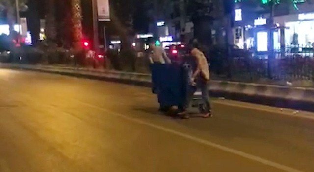 Kahramanmaraş'ta konteynır kazasını gazeteciler önledi