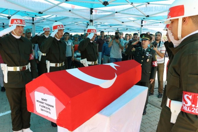 Kuzey Irak şehidi Kahramanmaraş'ta toprağa verildi