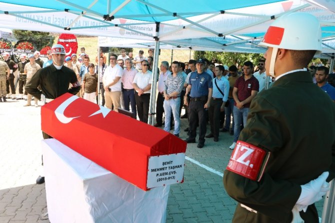 Kuzey Irak şehidi Kahramanmaraş'ta toprağa verildi