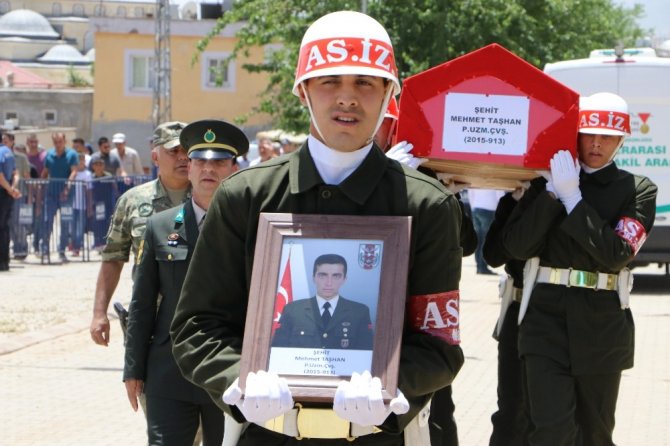 Kuzey Irak şehidi Kahramanmaraş'ta toprağa verildi