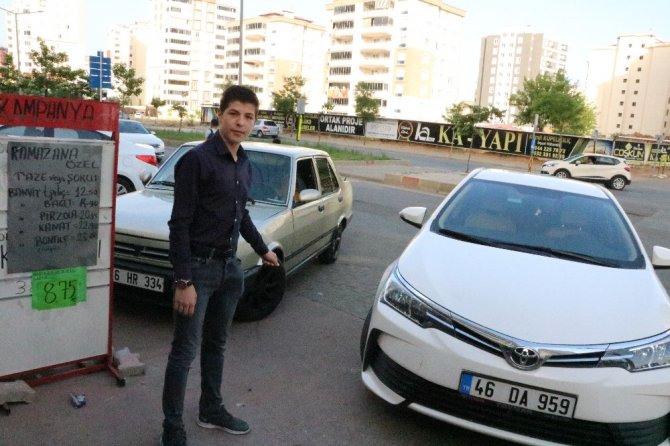 Suriyeli Bilal, bulduğu 17 bin 500 lirayı sahibine teslim etti