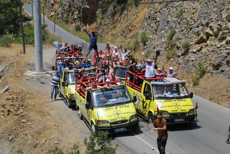 Turistlerin olmazsa olmazı safari turları