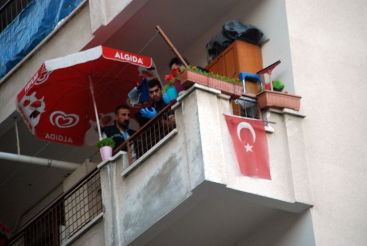 Balkondan düşen çocuk öldü