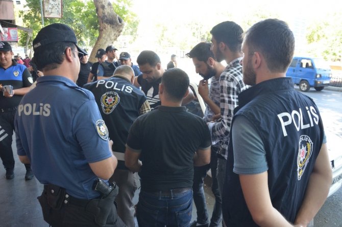 Kahramanmaraş'ta Suriyeliler sorgulandı