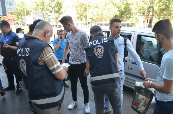 Kahramanmaraş'ta Suriyeliler sorgulandı