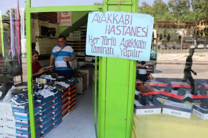 Kahramanmaraş'ta ayakkabı hastanesi açtı