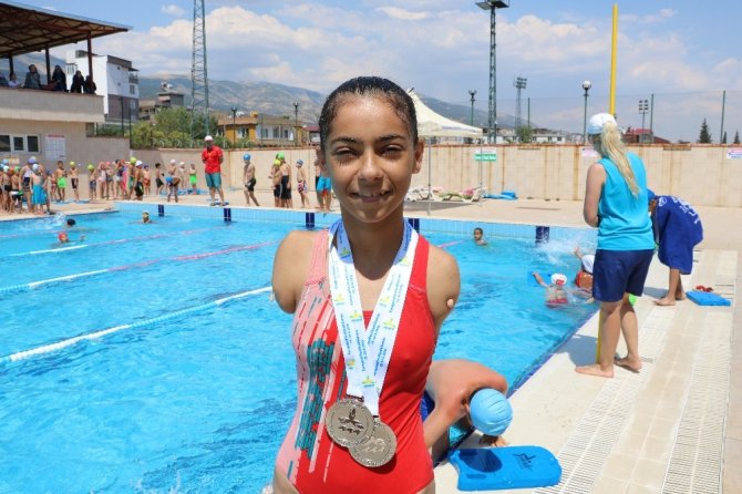 Milli yüzücü Sevilay’ın hedefi Tokyo 2020 olimpiyatları