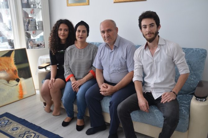 41 yaşında kazandığı fakülteyi birincilikle bitirdi