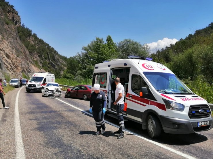 Hatalı sollama kaza yaptırdı