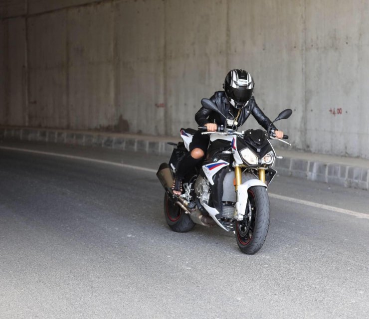 Survivor Sabriye’nin motosiklet tutkusu ! Binlerce beğeni aldı