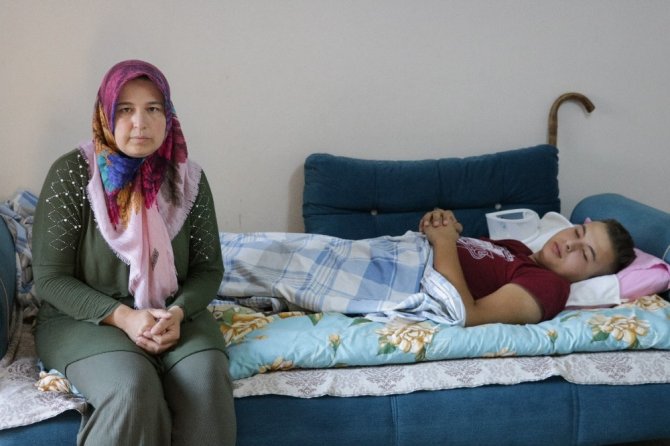 Kahramanmaraş'ta 17 yaşındaki genç tekrar yürümek istiyor