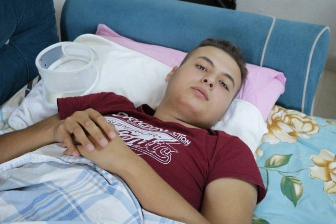 Kahramanmaraş'ta 17 yaşındaki genç tekrar yürümek istiyor
