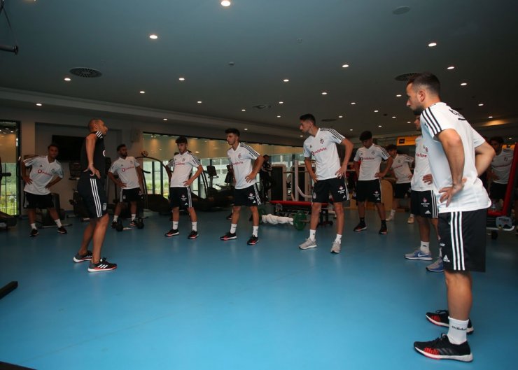 Beşiktaş, salonda çalıştı