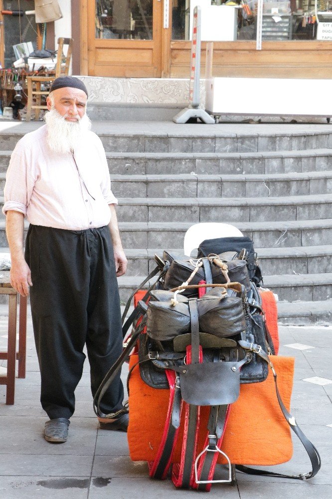 Kahramanmaraş'ta 1 asırlık eyer gün yüzüne çıktı