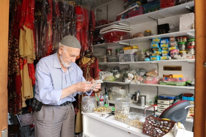 Yarım asırdır ‘kuşgözü’ tamiratı yapıyor