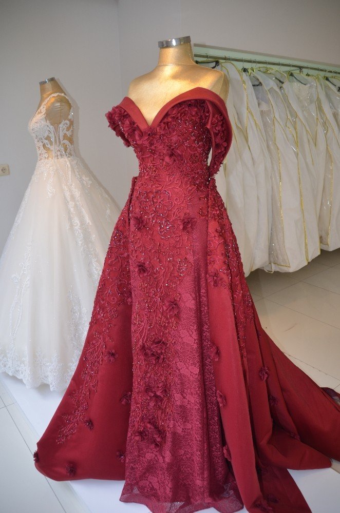 Kahramanmaraş'ta gelinlik fiyatları dudak uçuklattı