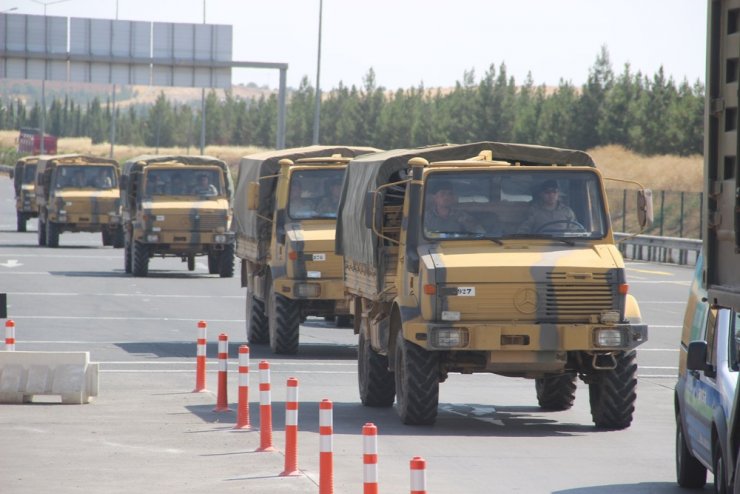 Suriye sınırına yığınak devam ediyor