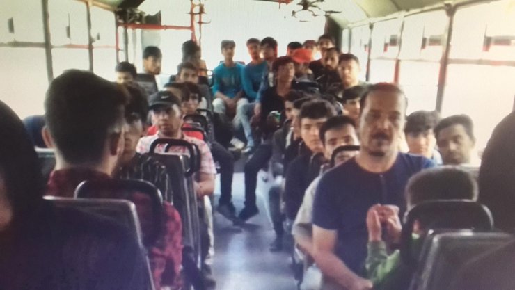 107 kaçak göçmen yakalandı