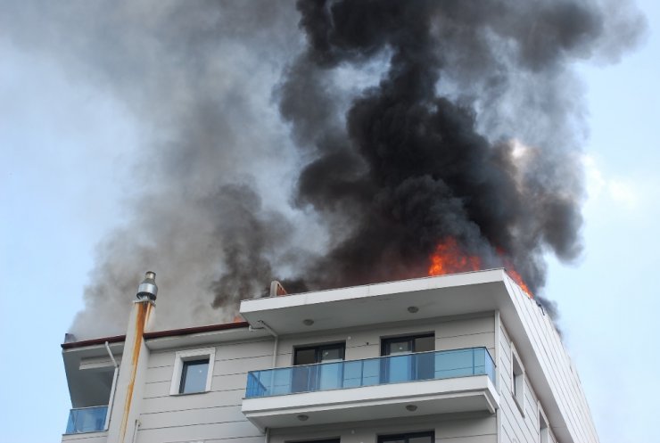 Alev alev yandı: Korku dolu dakikalar yaşandı