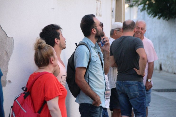 Parfüm şişesi bomba gibi patladı