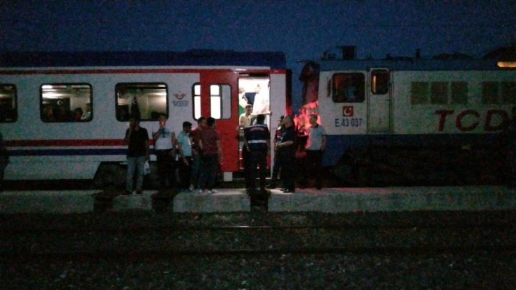 Evcil hayvanıyla binmek istediği trene 2 saat rötar yaptırdı