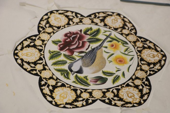 Gençler tezhip ve ebru sanatını öğreniyor