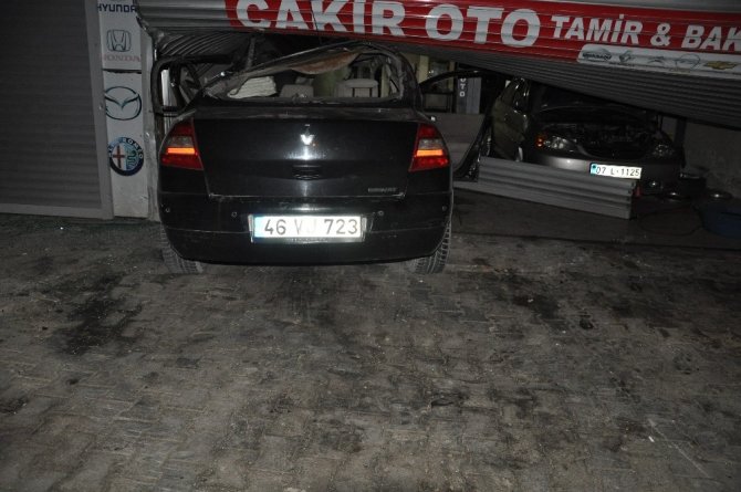 Elbistan'da otomobil tamirhaneye daldı