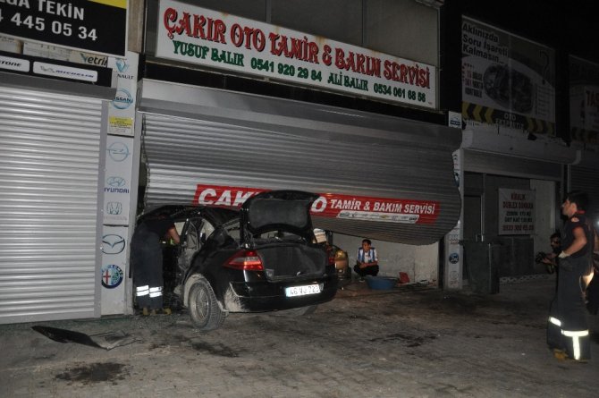 Elbistan'da otomobil tamirhaneye daldı
