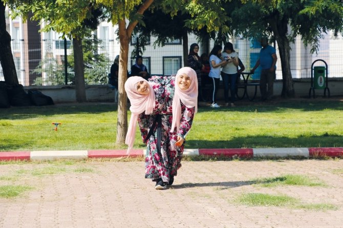 Siyam ikizleri tercih yapamadı