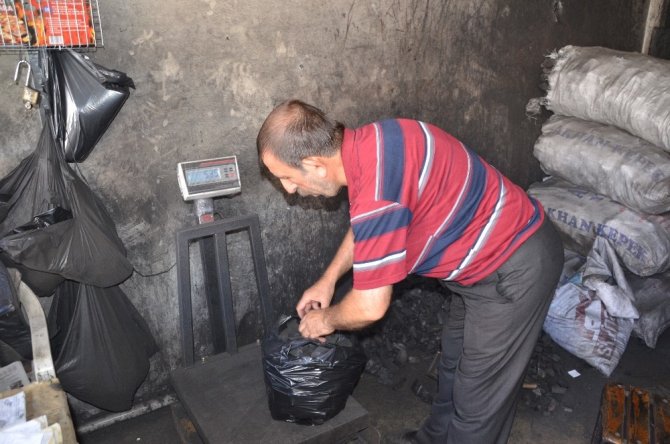 Kahramanmaraş’ta Kapalı Çarşı’da bayram hareketliliği başladı