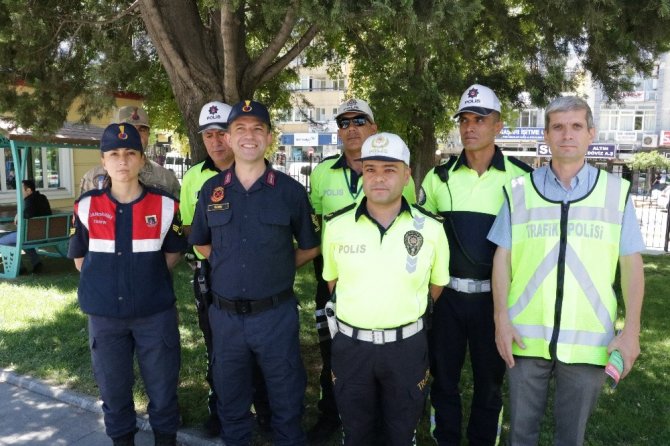 Trafikte "Kemerin ses getirsin" projesi