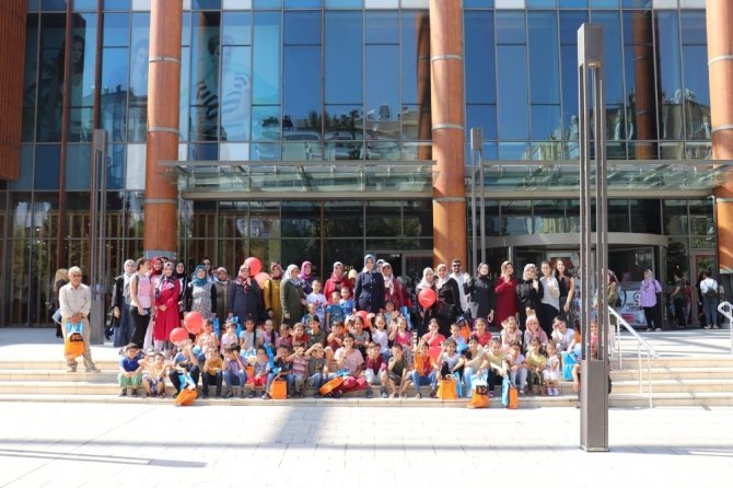 Umut Elleri bayram öncesi çocukları sevindirdi