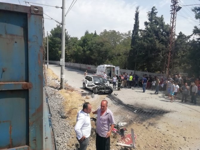 Kahramanmaraş’ta yük treni otomobile çarptı: Çok sayıda yaralı var