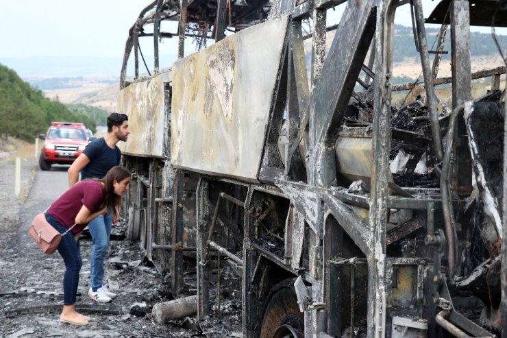 Yine otobüs yangını:50 yolcu ölümden döndü