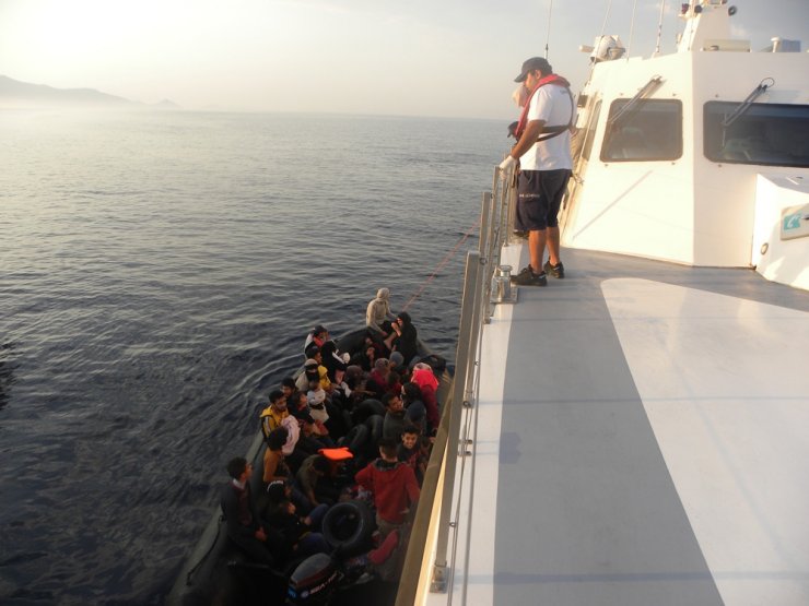 İzmir’de 202 kaçak göçmen yakalandı