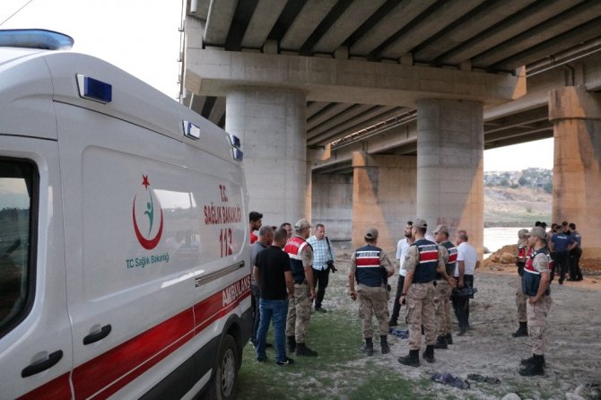 Kahramanmaraş'ta baraj göletinde akıntıya kapılan genç kayboldu
