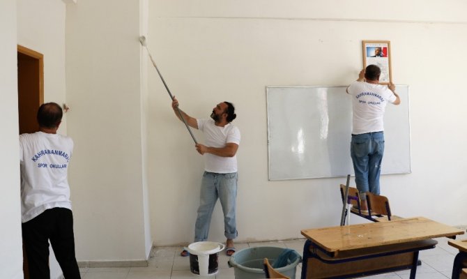 Öğretmenler, okulu yeni eğitim öğretime böyle hazırladı