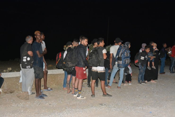 Kaçmak İsteyen 320 Mülteci Yakalandı