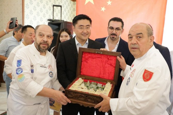 Çinliler MADO’yu gezdi