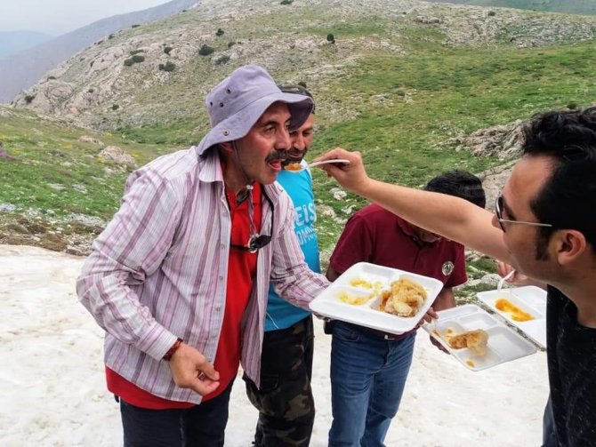 Kahramanmaraş'ta 2 bin 700 rakımda ’karsambaç’ keyfi